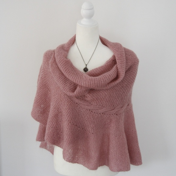 Angora Wool Shawl Handmade Rib details